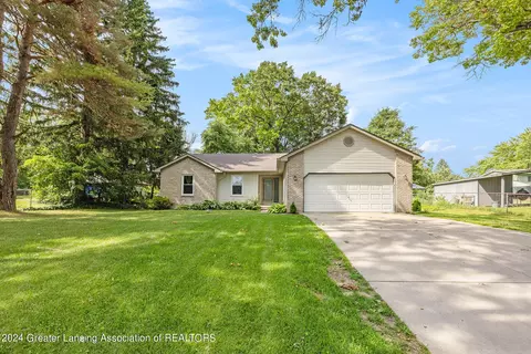 218 New York Ave, Lake Orion, MI 48362