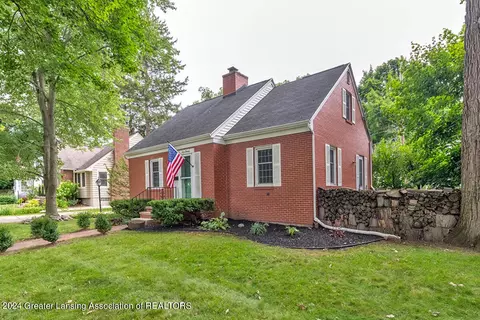 700 Collingwood Dr, East Lansing, MI 48823