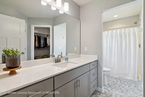 Bath - 4140 Keepsake Ln, Lansing, MI 48906 photo 2 of 2