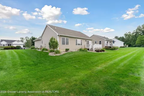 Exterior - 4140 Keepsake Ln, Lansing, MI 48906 photo 5 of 9