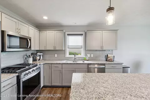 Kitchen - 4140 Keepsake Ln, Lansing, MI 48906 photo 2 of 3