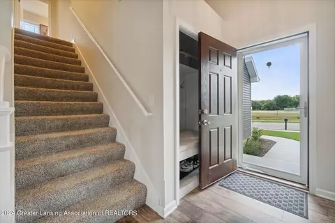 Entry Way - 13900 Bauerle Rd, Dewitt, MI 48820 photo 1 of 8