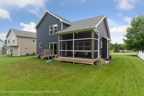 Exterior - 13900 Bauerle Rd, Dewitt, MI 48820 photo 8 of 9