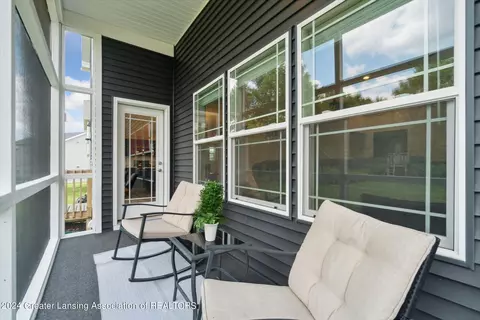 Exterior - 13900 Bauerle Rd, Dewitt, MI 48820 photo 6 of 9