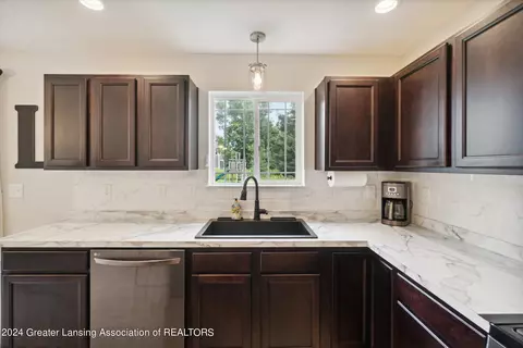 Kitchen - 13900 Bauerle Rd, Dewitt, MI 48820 photo 3 of 3