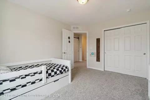 Bedroom - 13900 Bauerle Rd, Dewitt, MI 48820 photo 6 of 8