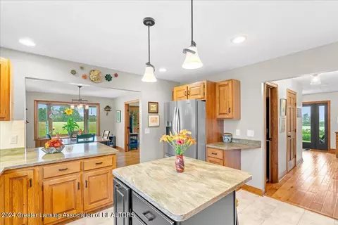 Kitchen - 1680 W Chadwick Rd, Dewitt, MI 48820 photo 3 of 4