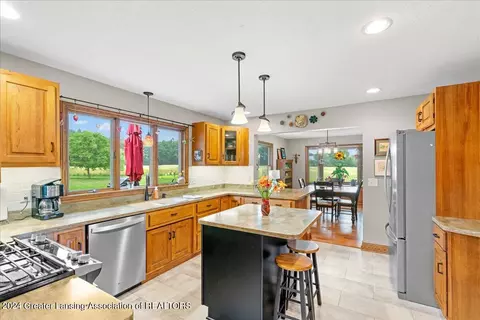 Kitchen - 1680 W Chadwick Rd, Dewitt, MI 48820 photo 2 of 4