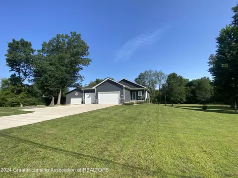 10050 Stoll Rd, Haslett, MI 48840