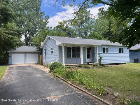 314 Oak Park Dr, Perry, MI 48872