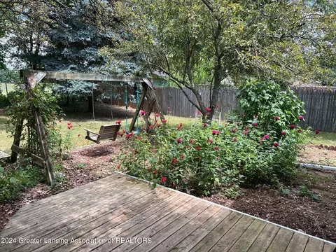 314 Oak Park Dr, Perry, MI 48872 photo 17