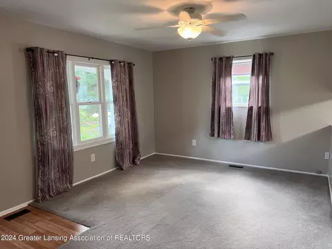 314 Oak Park Dr, Perry, MI 48872 photo 3