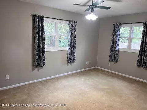 314 Oak Park Dr, Perry, MI 48872 photo 7