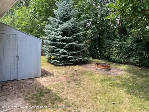 314 Oak Park Dr, Perry, MI 48872 photo 19