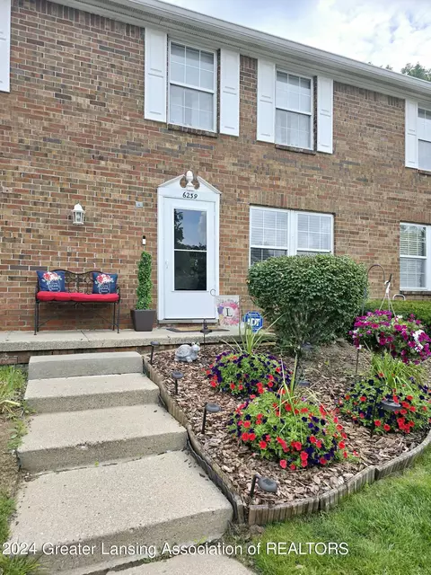 6239 Beechfield Dr, Lansing, MI 48911