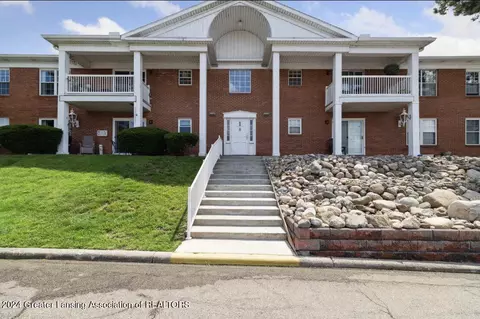 3333 Moores River Dr #611, Lansing, MI 48911
