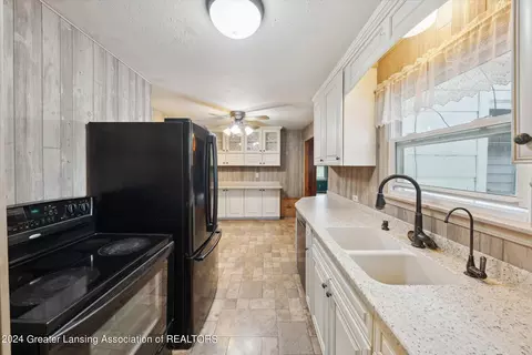 Kitchen - 12399 Ruppert Rd, Perry, MI 48872 photo 1 of 5