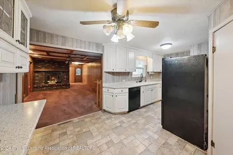 Entry Way - 12399 Ruppert Rd, Perry, MI 48872 photo 3 of 6