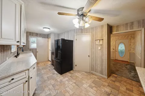 Entry Way - 12399 Ruppert Rd, Perry, MI 48872 photo 5 of 6