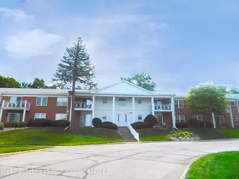 3333 Moores River Dr #711, Lansing, MI 48911