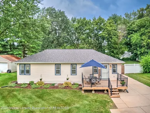 4908 Stafford Ave, Lansing, MI 48910