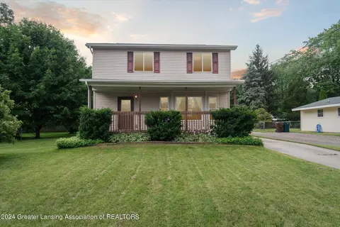 2425 Dunlap St, Lansing, MI 48911