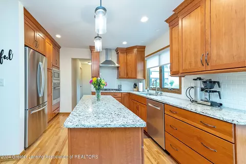 Kitchen - 303 Rivergate Ln, Dewitt, MI 48820 photo 1 of 4