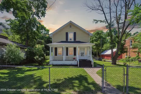 126 S Saginaw St, Byron, MI 48418