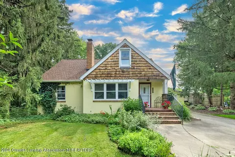 2242 Kenmore Dr, Okemos, MI 48864