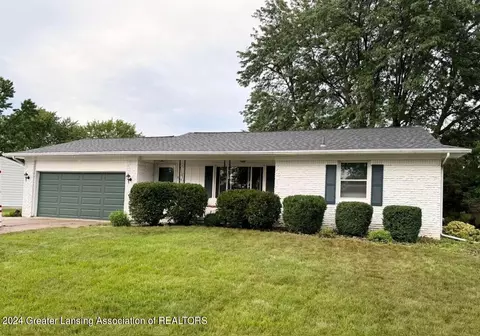 909 London Dr, Lansing, MI 48917
