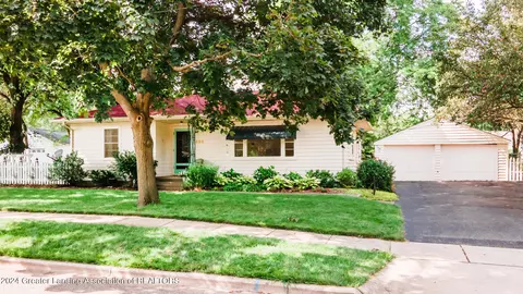 330 Willow St, Mason, MI 48854