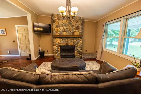 6459 Ellen Ln, Jackson, MI 49201 photo 2