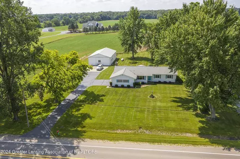 7522 E Mount Hope Hwy, Grand Ledge, MI 48837
