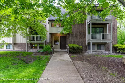 500 Woodingham Dr #18, East Lansing, MI 48823