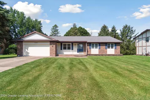 13182 Farm Ln, Dewitt, MI 48820