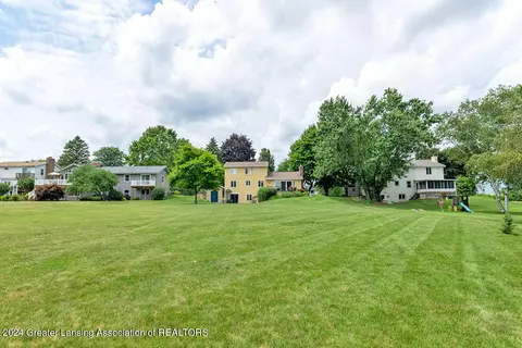 6704 E Galway Cir, Dimondale, MI 48821 photo 9