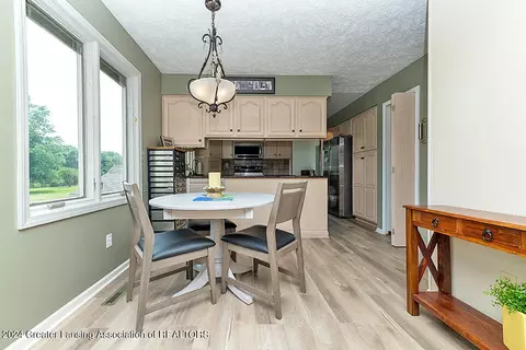 6704 E Galway Cir, Dimondale, MI 48821 photo 23