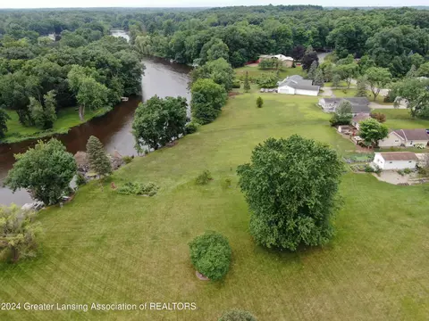 6704 E Galway Cir, Dimondale, MI 48821 photo 14
