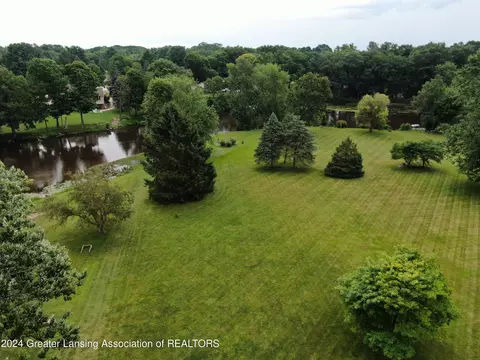 6704 E Galway Cir, Dimondale, MI 48821 photo 12
