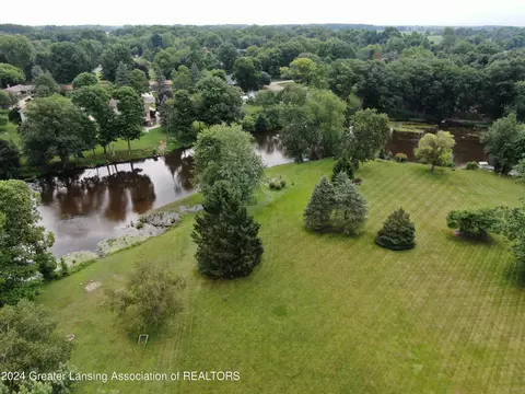6704 E Galway Cir, Dimondale, MI 48821 photo 13