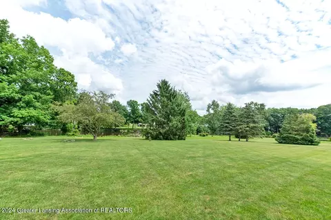 6704 E Galway Cir, Dimondale, MI 48821 photo 10