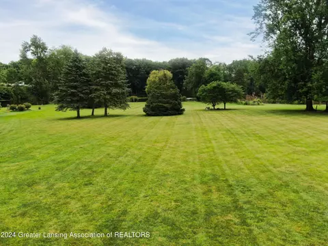 6704 E Galway Cir, Dimondale, MI 48821 photo 11