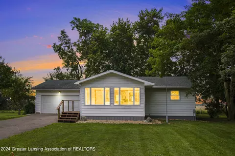 4195 Rainbow Lake Rd, Perrinton, MI 48871