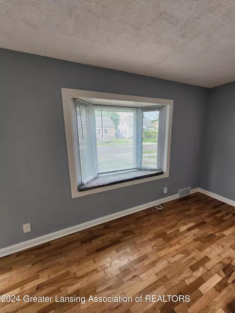 1209 Kelsey Ave, Lansing, MI 48910