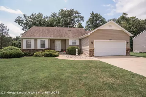 Exterior - 7745 Taragreen Dr, Lansing, MI 48917 photo 3 of 11