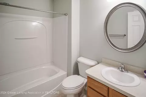 Bath - 7745 Taragreen Dr, Lansing, MI 48917 photo 3 of 4