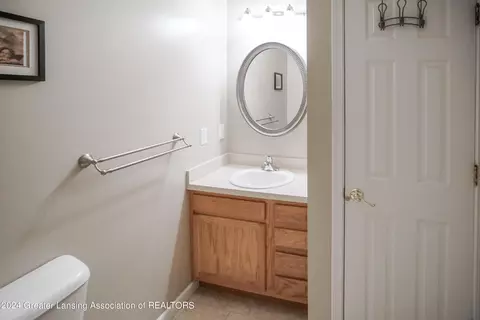 Bath - 7745 Taragreen Dr, Lansing, MI 48917 photo 1 of 4