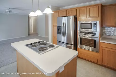 Kitchen - 7745 Taragreen Dr, Lansing, MI 48917 photo 5 of 9