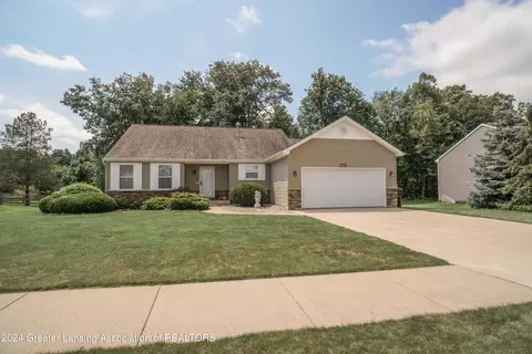 Exterior - 7745 Taragreen Dr, Lansing, MI 48917 photo 2 of 11