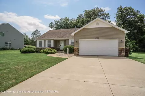 Exterior - 7745 Taragreen Dr, Lansing, MI 48917 photo 4 of 11